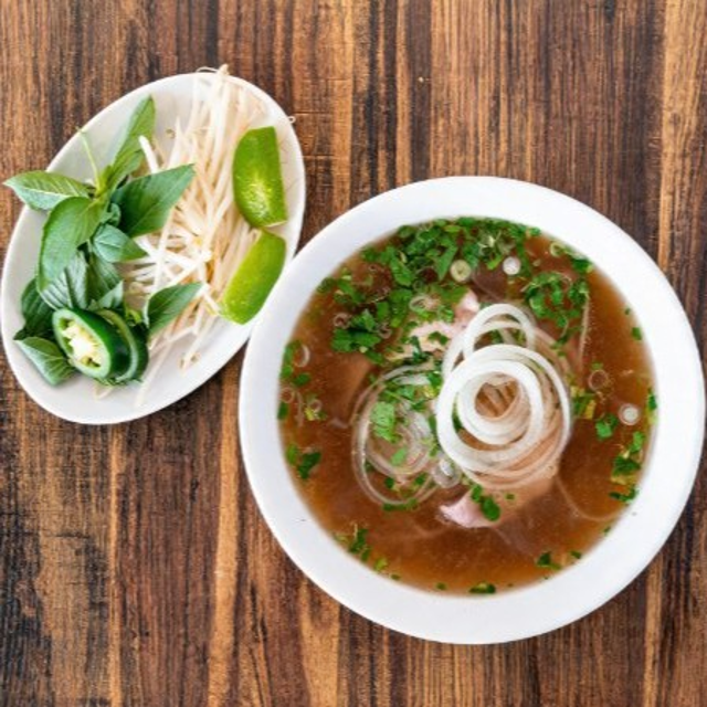 Phở Đặc Biệt (Combo: All Beef, Tripe, Tendon).